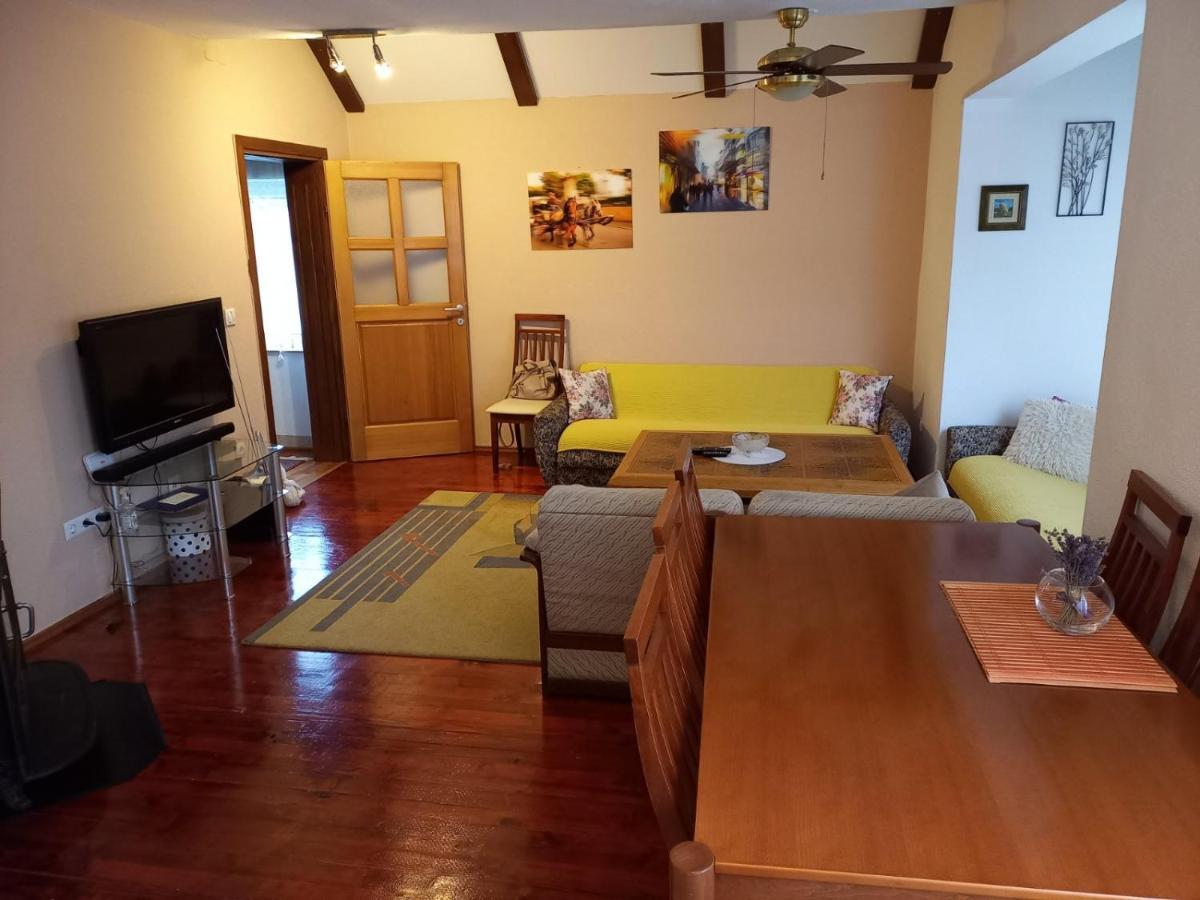 Vacation Home "Cehic" Kulen Vakuf Esterno foto